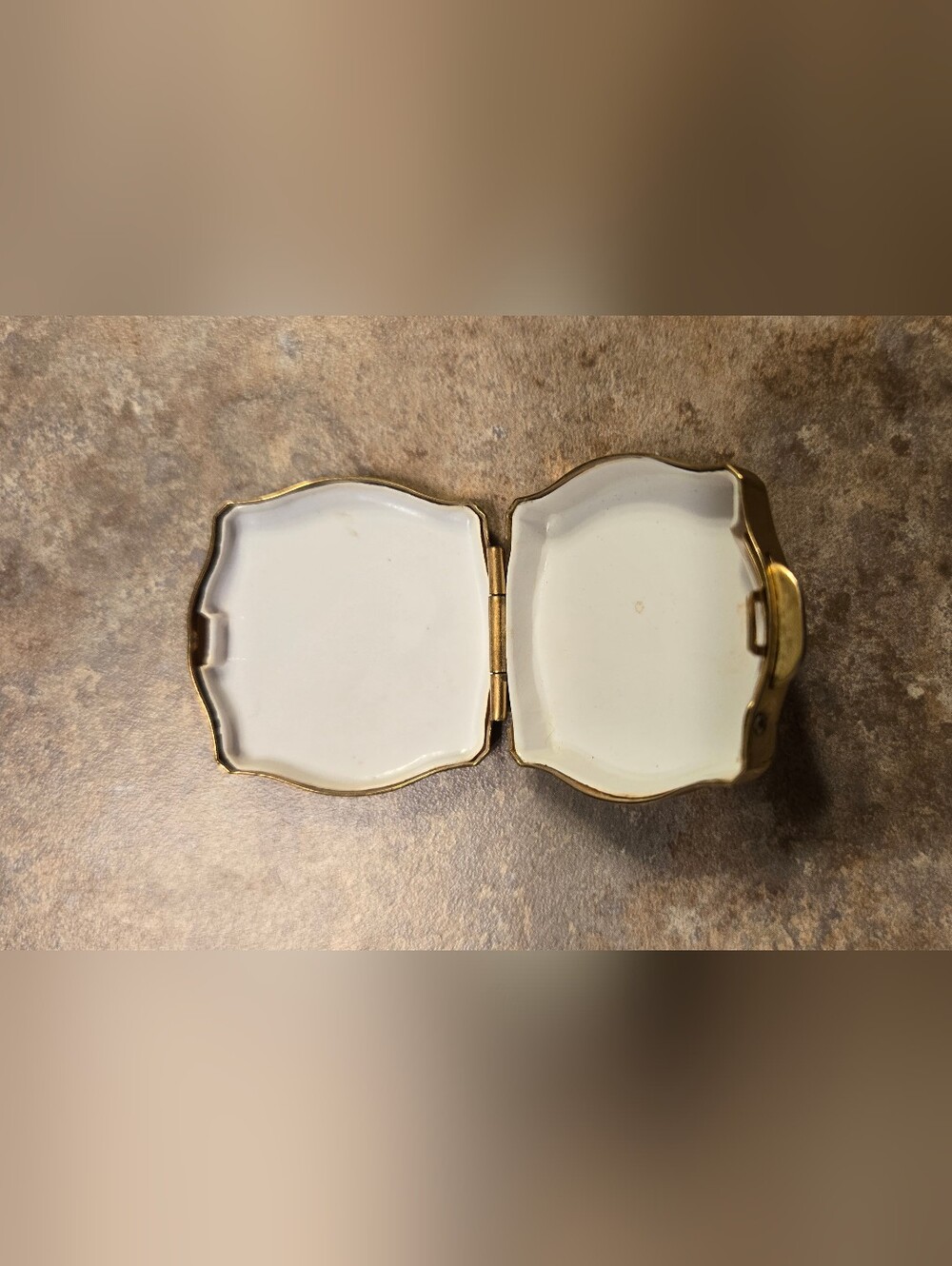 Vintage Pill Box - Picture 3 of 3